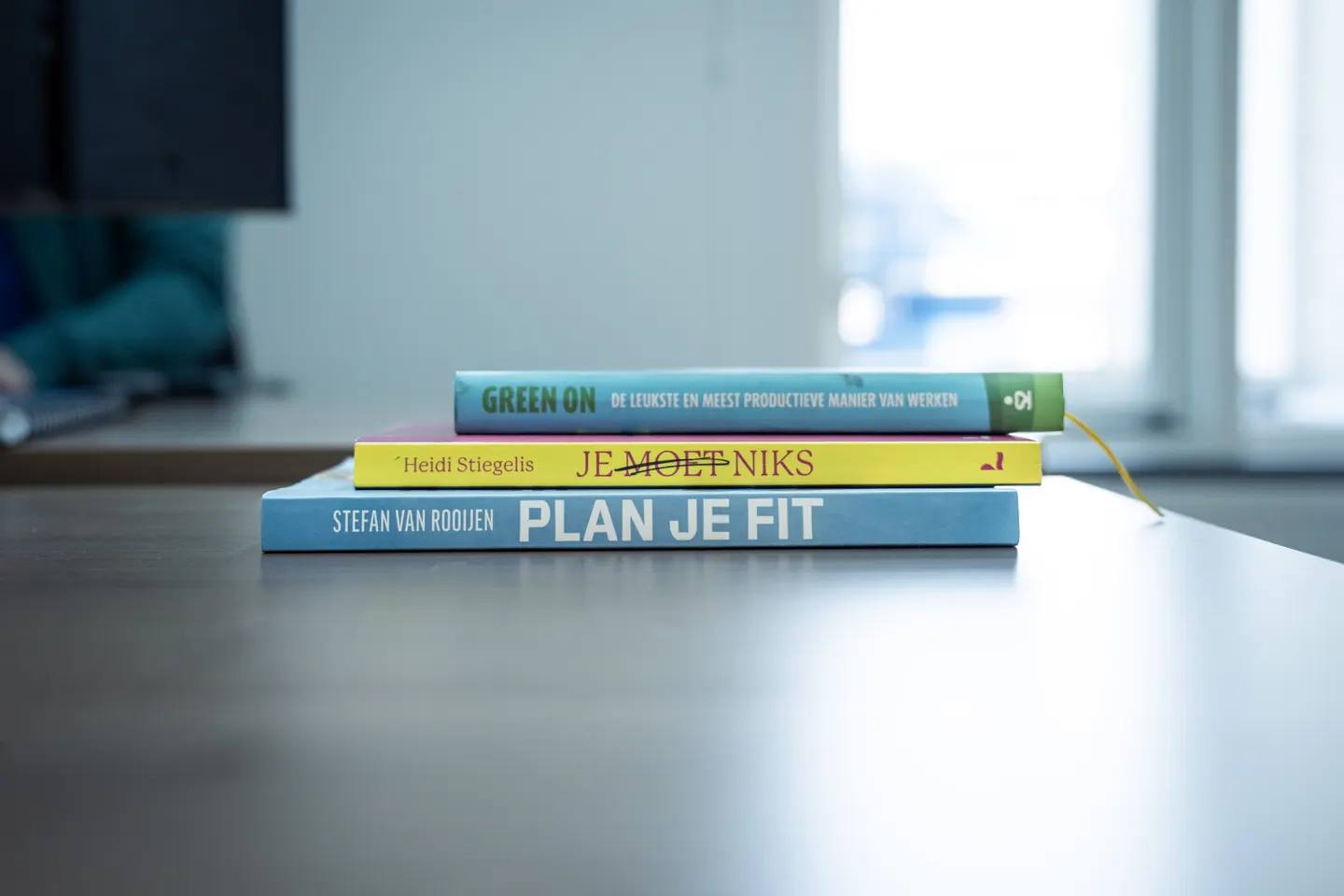 Books and working materials inside Monter Leefstijl